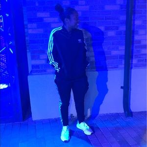 Meet your Posher, Alexus